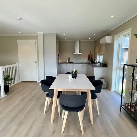 Bo Moderne Pa Falkum Med Utsikt Apartment *