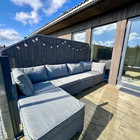 Bo Moderne Pa Falkum Med Utsikt Apartment